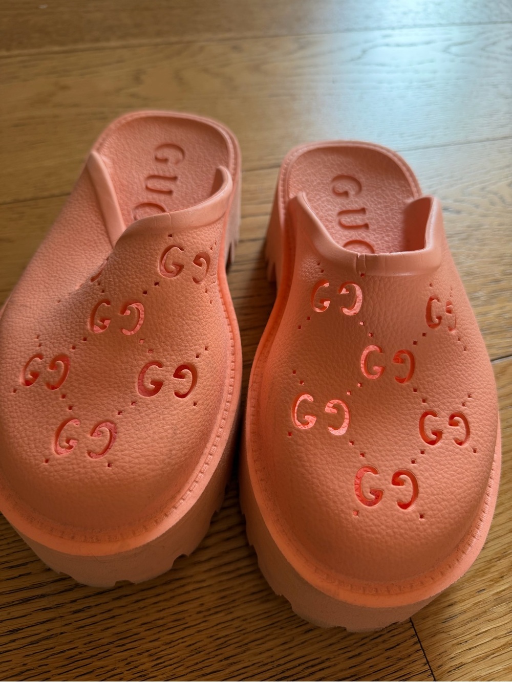 Gucci Coral Logo Clog foam Slides